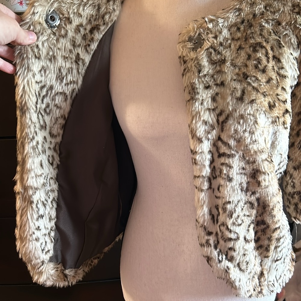 VNG Cheetah print faux fur formal coat in small medium. - Picture 6 of 10